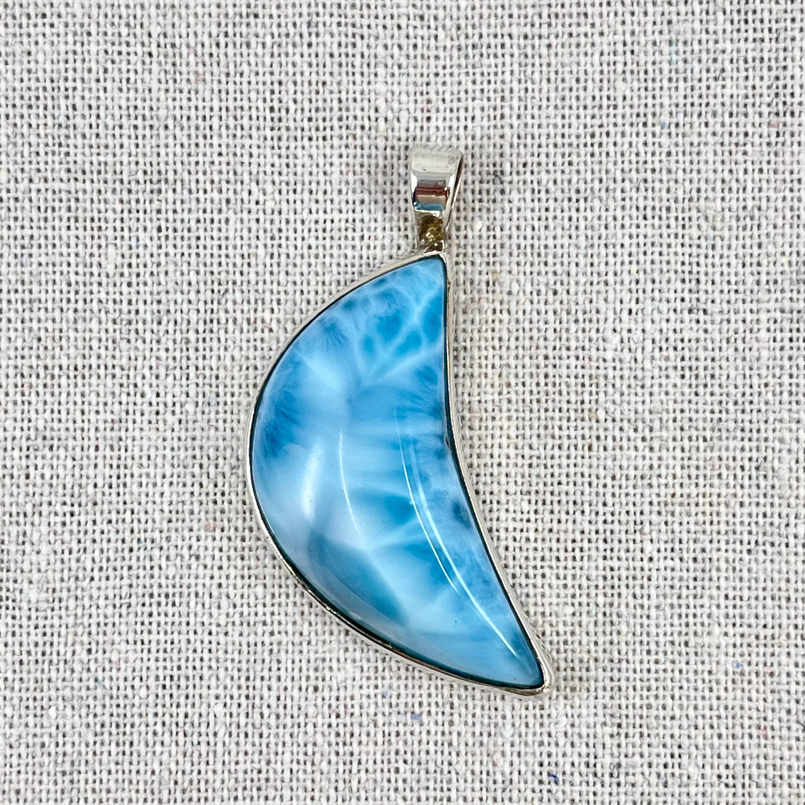 ラリマーペンダント月コレクション｜一点物天然ラリマー｜Olas de Larimar