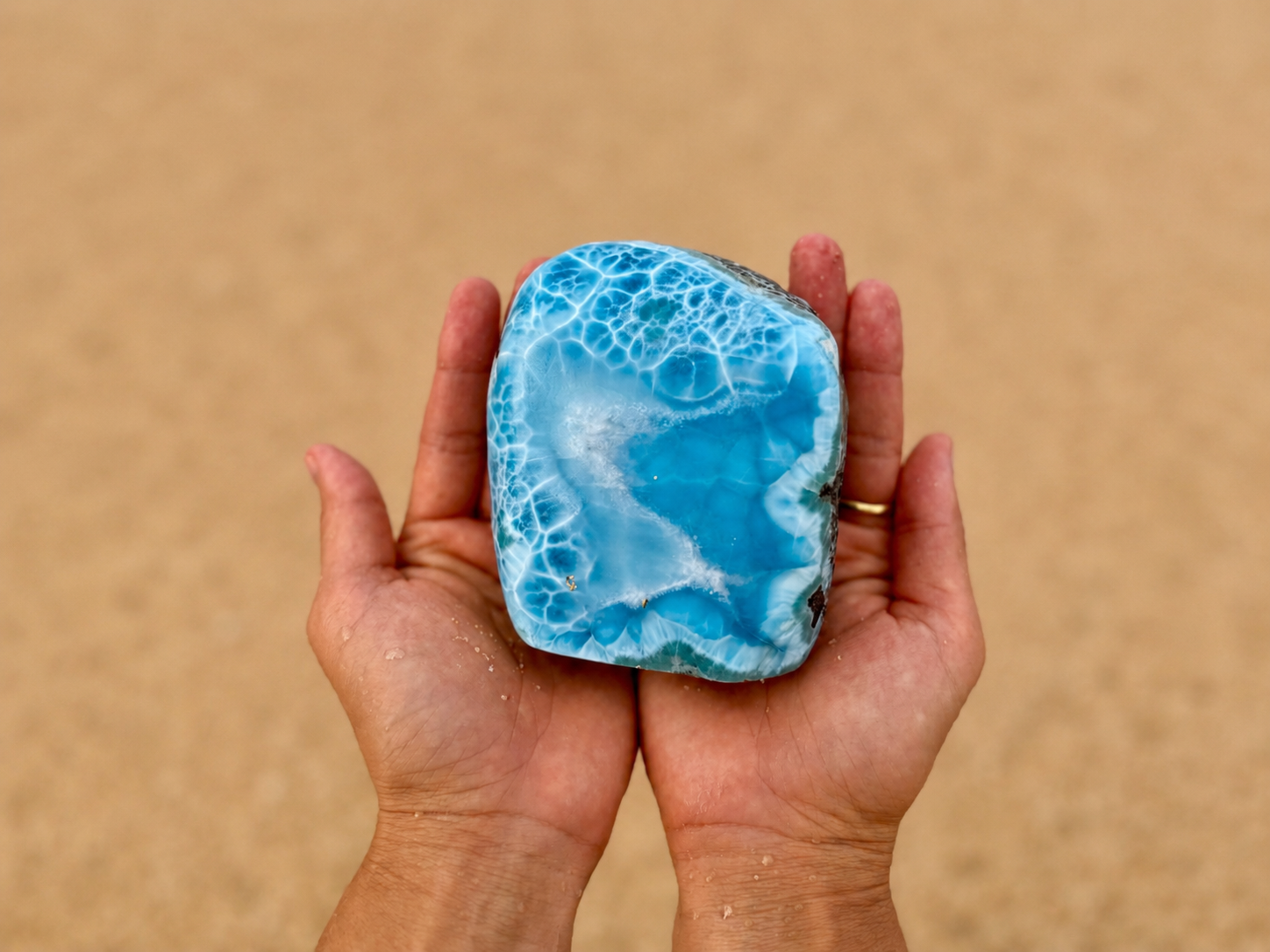The Larimar Stone – Olas de Larimar