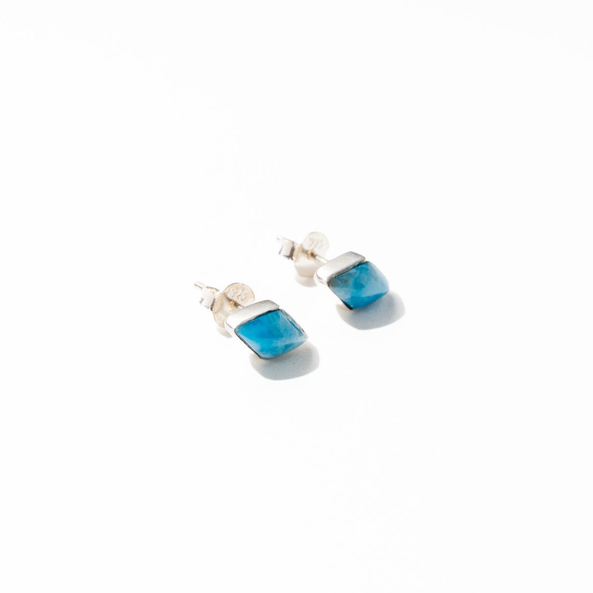 Irori｜AAAラリマーイヤリング｜Olas de Larimar